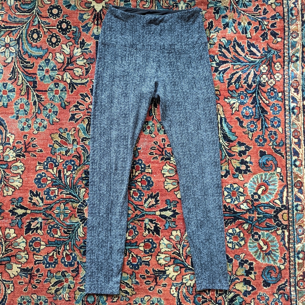 Lyssé Gray Patterned Leggings